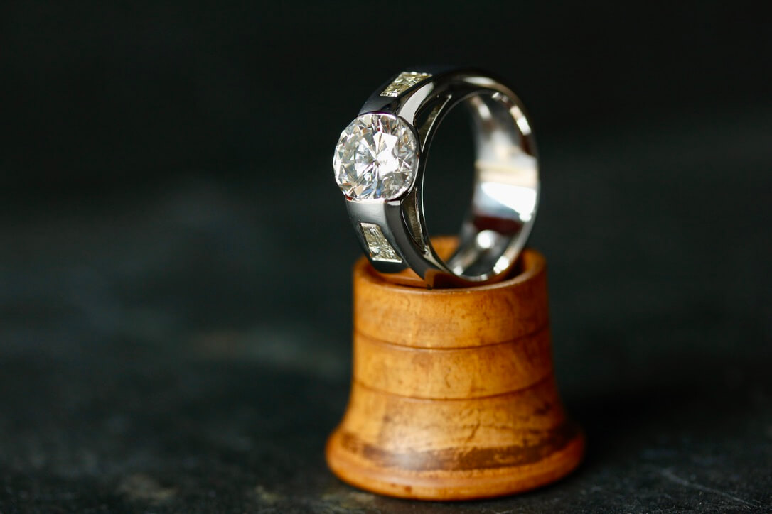 Bague "Kuggar". - bijoutier joaillier créateur Valenciennes