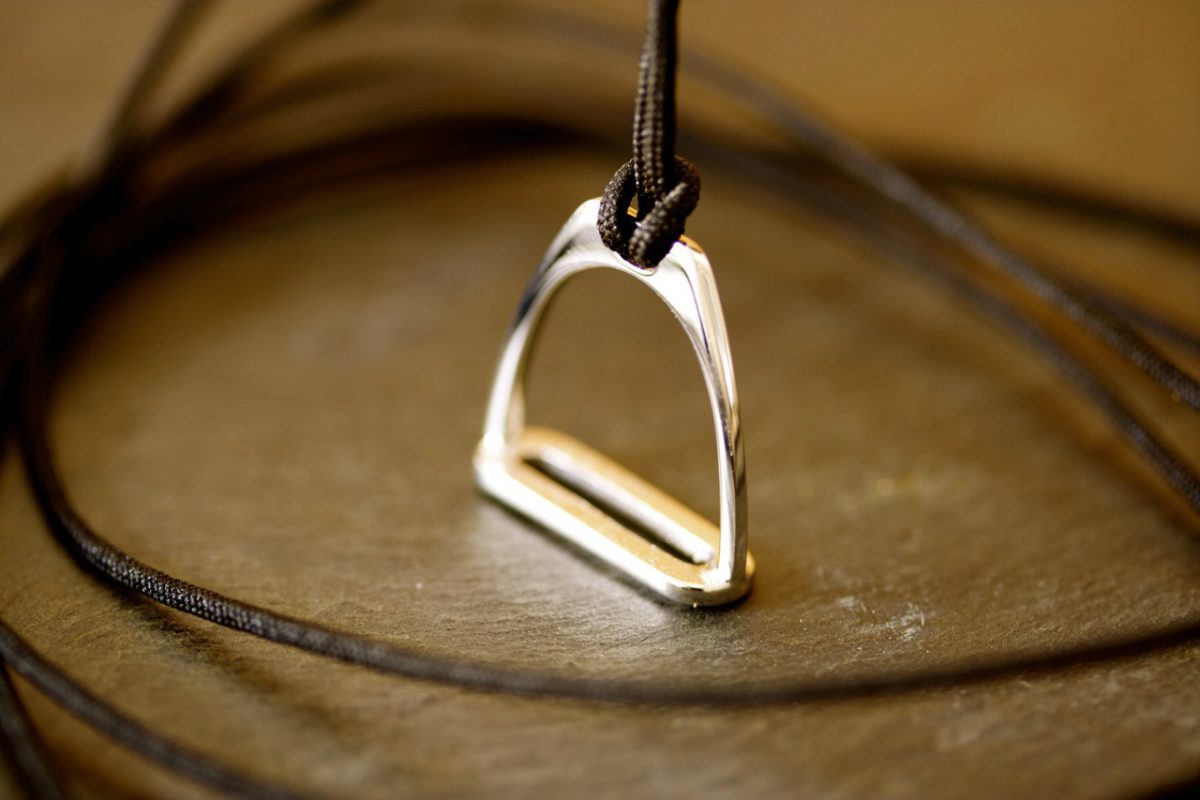 Pendentif "On monte ? ...". - bijoutier joaillier créateur Valenciennes