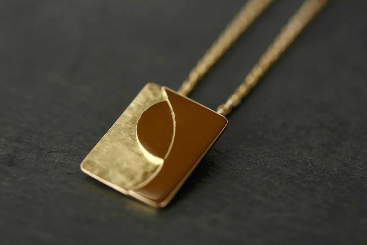 Médaille "Face". - bijoutier joaillier créateur Valenciennes